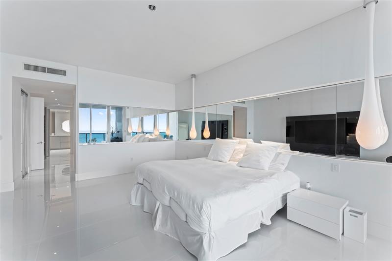 Image 41 of 86 For 5959 Collins Ave  1203