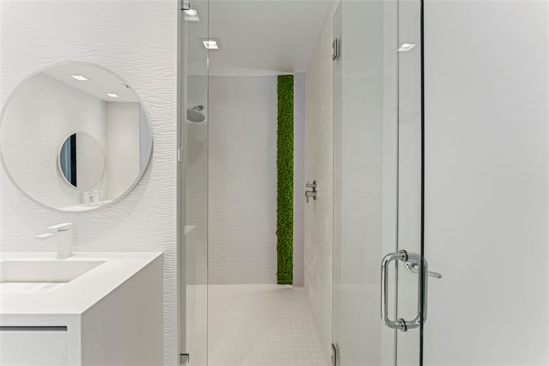 Image 47 of 86 For 5959 Collins Ave  1203