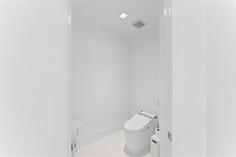 Image 57 of 86 For 5959 Collins Ave  1203