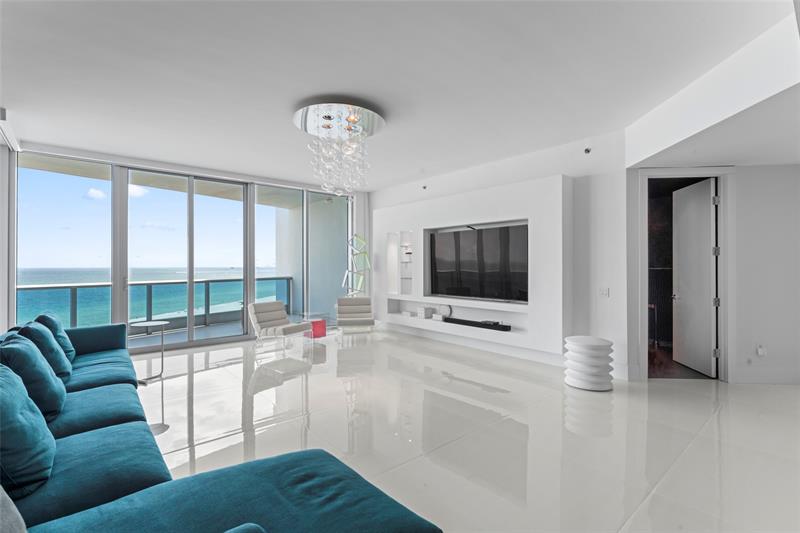 Image 7 of 86 For 5959 Collins Ave  1203