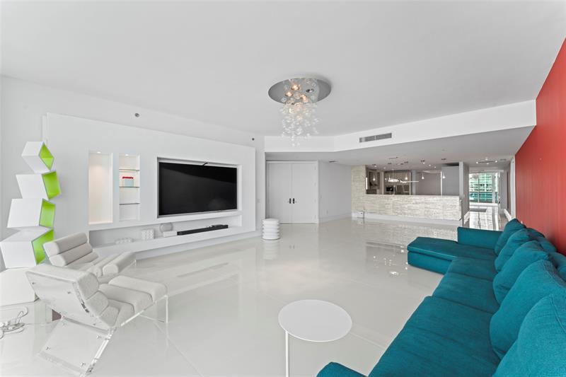 Image 8 of 86 For 5959 Collins Ave  1203