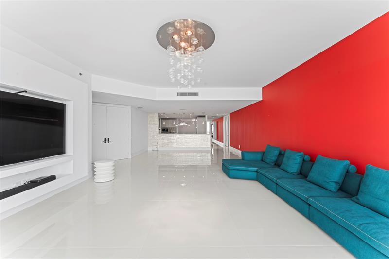 Image 9 of 86 For 5959 Collins Ave  1203