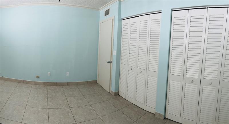 Image 8 of 10 For 3100 49th St  Ph06