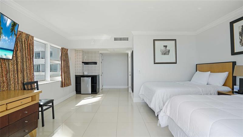 Image 10 of 39 For 4040 Galt Ocean Dr  224