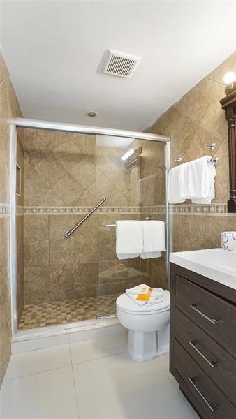 Image 17 of 39 For 4040 Galt Ocean Dr  224