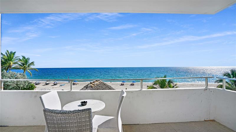 Image 3 of 39 For 4040 Galt Ocean Dr  224