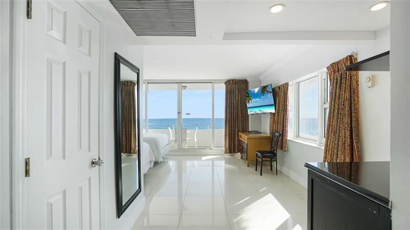 Image 6 of 39 For 4040 Galt Ocean Dr  224