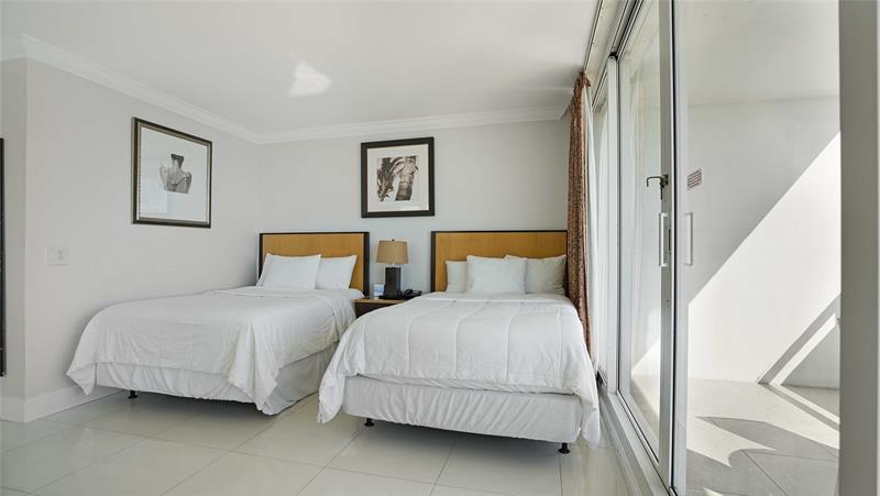 Image 9 of 39 For 4040 Galt Ocean Dr  224