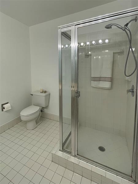 Image 29 of 51 For 5401 188th St