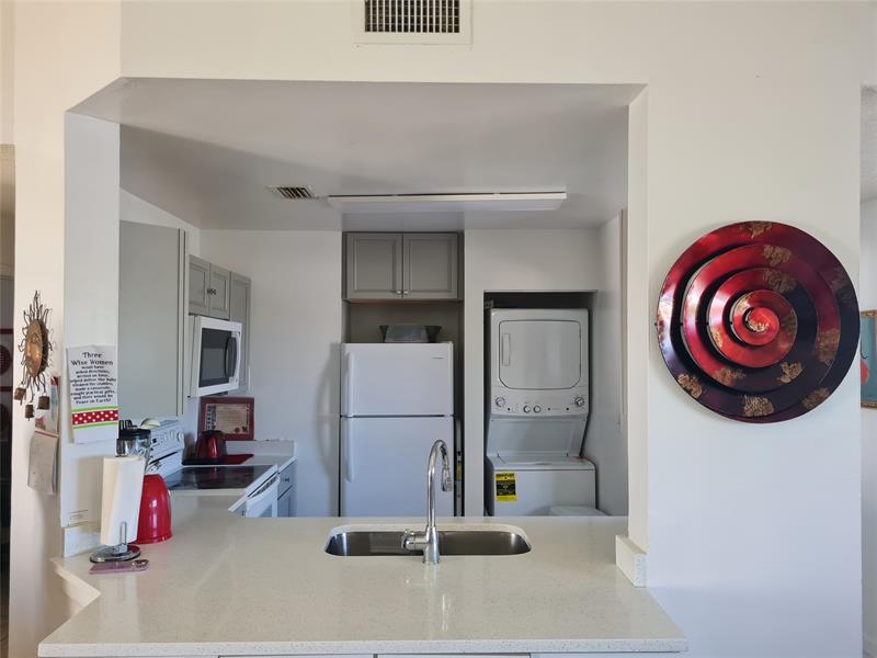 Image 14 of 38 For 3421 44th St  203