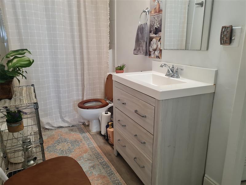 Image 15 of 38 For 3421 44th St  203