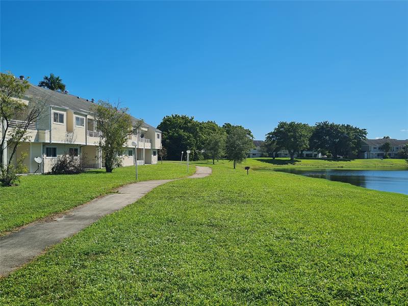 Image 20 of 38 For 3421 44th St  203