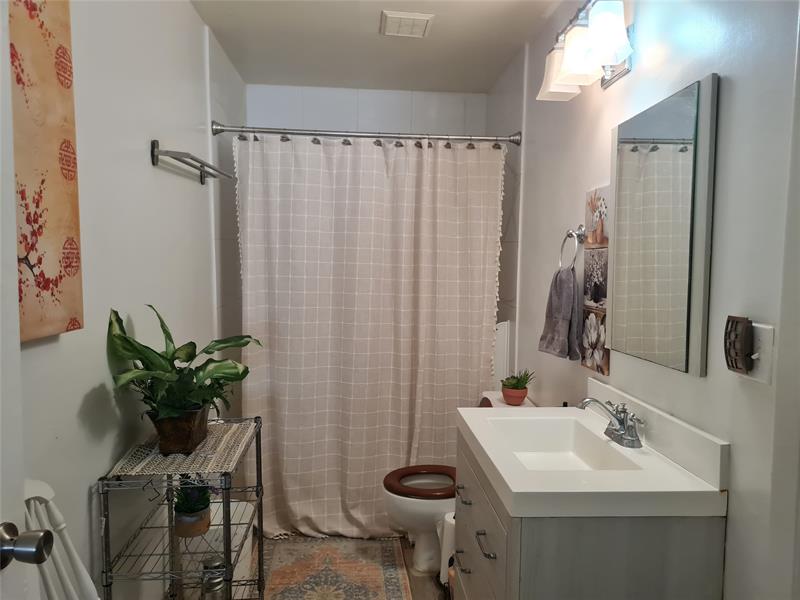 Image 28 of 38 For 3421 44th St  203