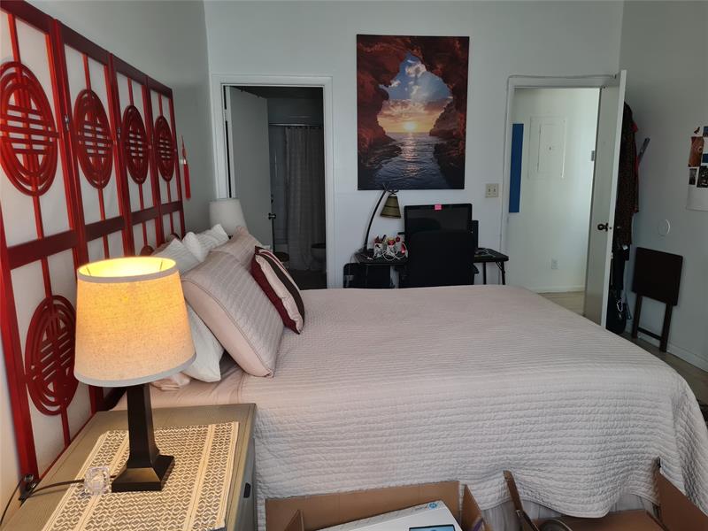 Image 29 of 38 For 3421 44th St  203