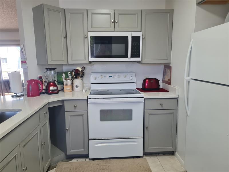 Image 33 of 38 For 3421 44th St  203