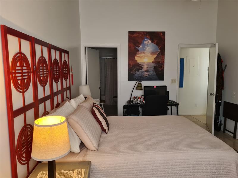 Image 9 of 38 For 3421 44th St  203