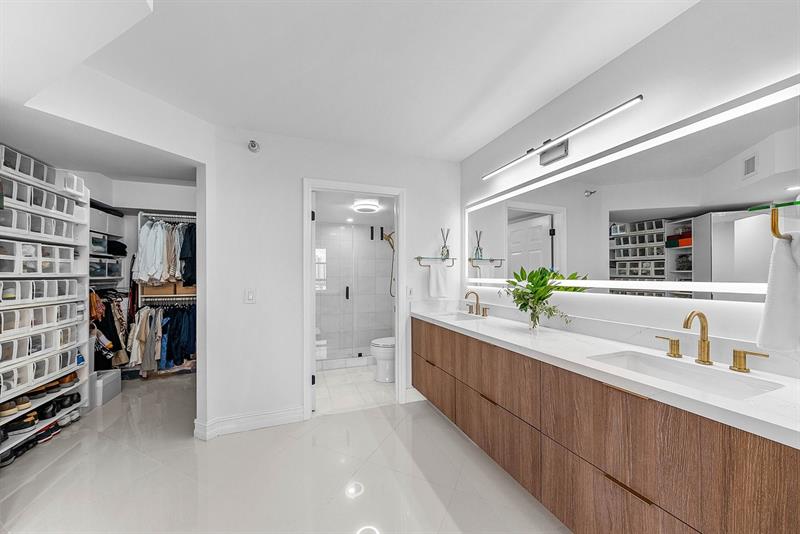 Image 11 of 27 For 3500 Mystic Pointe Dr  1808