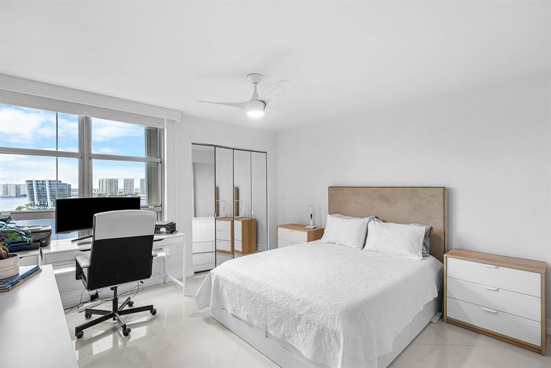 Image 14 of 27 For 3500 Mystic Pointe Dr  1808