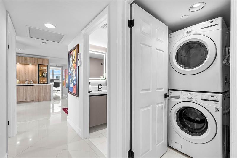 Image 16 of 27 For 3500 Mystic Pointe Dr  1808