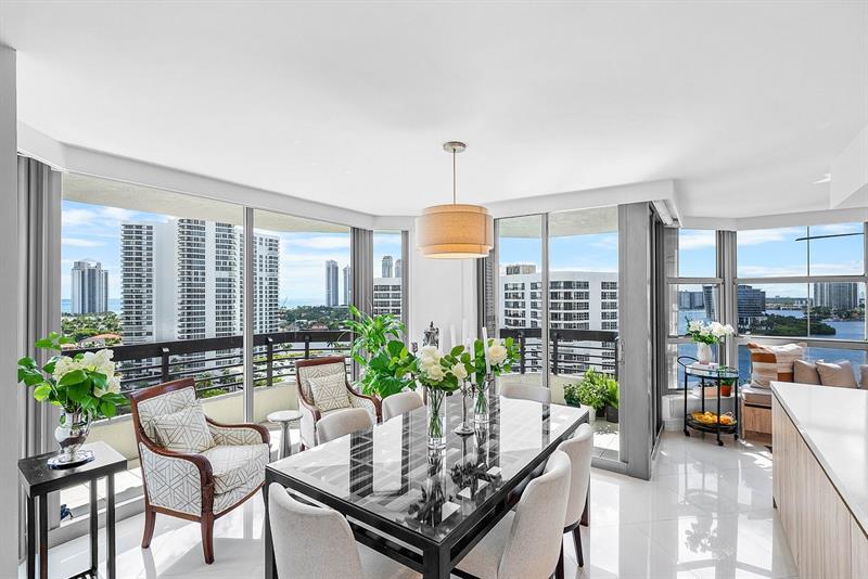 Image 4 of 27 For 3500 Mystic Pointe Dr  1808