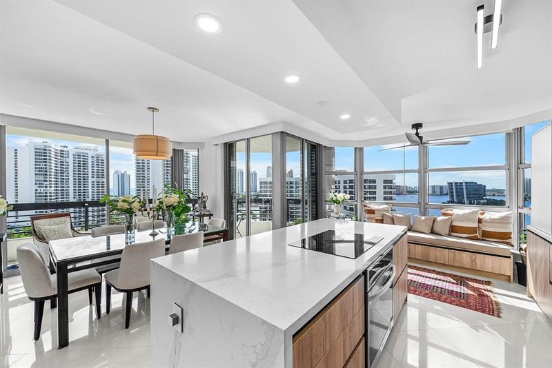 Image 6 of 27 For 3500 Mystic Pointe Dr  1808