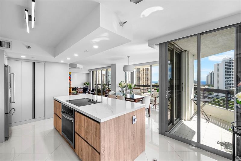 Image 7 of 27 For 3500 Mystic Pointe Dr  1808