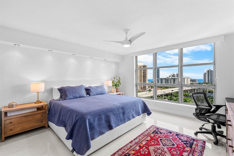 Image 8 of 27 For 3500 Mystic Pointe Dr  1808