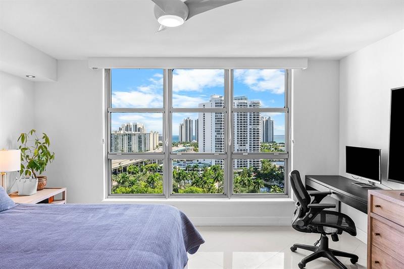 Image 9 of 27 For 3500 Mystic Pointe Dr  1808