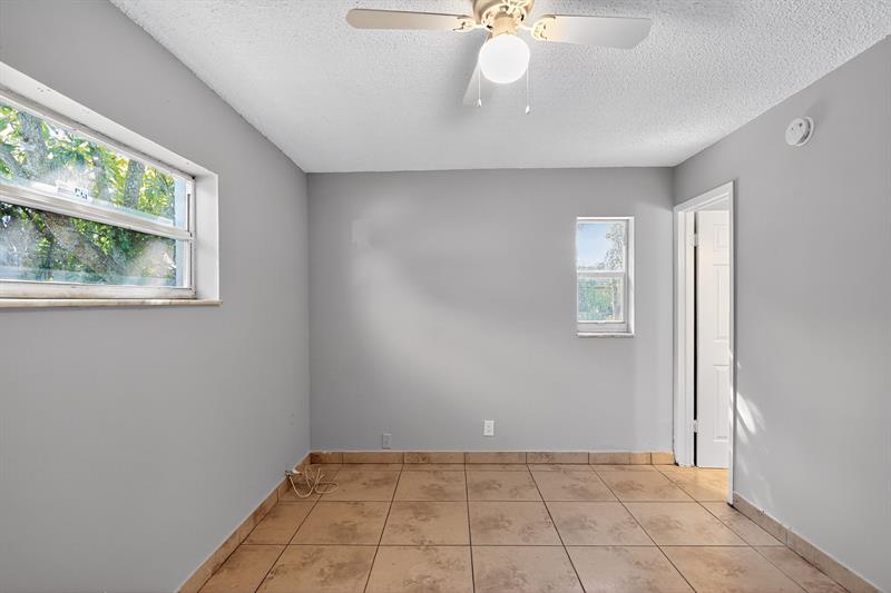 Image 4 of 16 For 4810 19th St