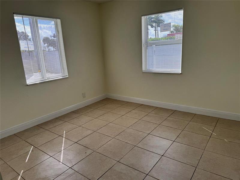 Image 15 of 17 For 818 Avenue U