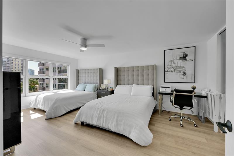 Image 17 of 47 For 405 Ocean Boulevard  306