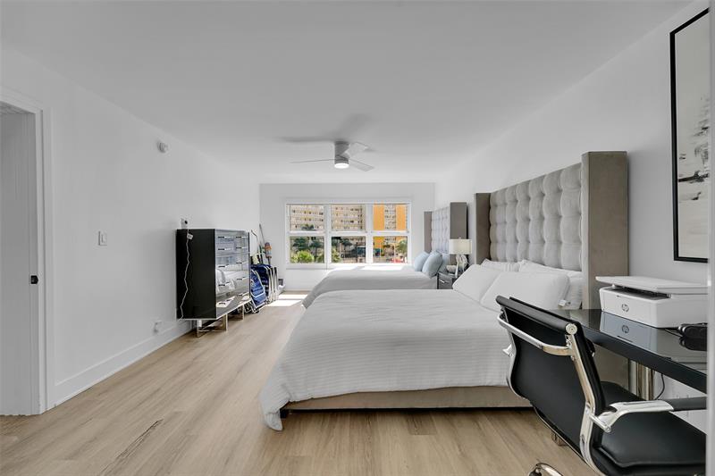 Image 19 of 47 For 405 Ocean Boulevard  306