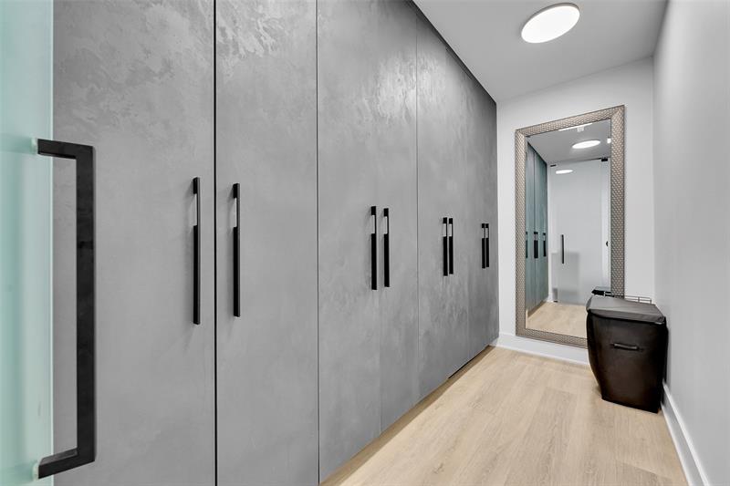 Image 20 of 47 For 405 Ocean Boulevard  306