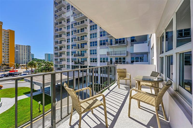 Image 27 of 47 For 405 Ocean Boulevard  306