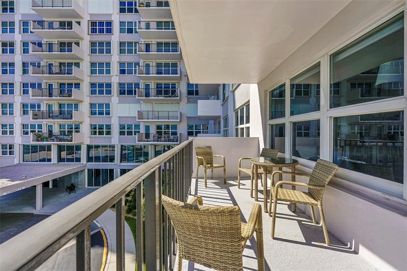 Image 28 of 47 For 405 Ocean Boulevard  306