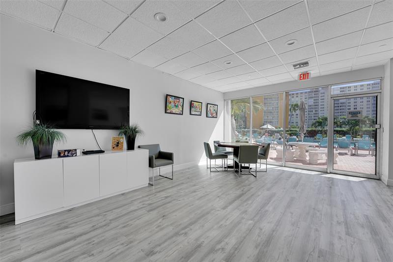 Image 37 of 47 For 405 Ocean Boulevard  306