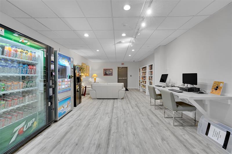 Image 39 of 47 For 405 Ocean Boulevard  306