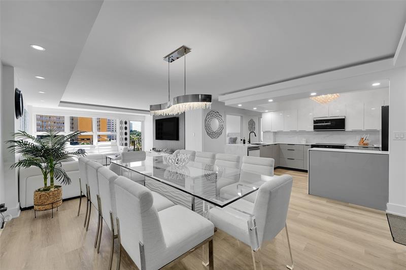 Image 4 of 47 For 405 Ocean Boulevard  306