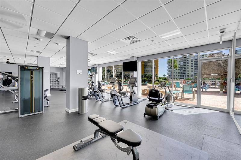 Image 45 of 47 For 405 Ocean Boulevard  306