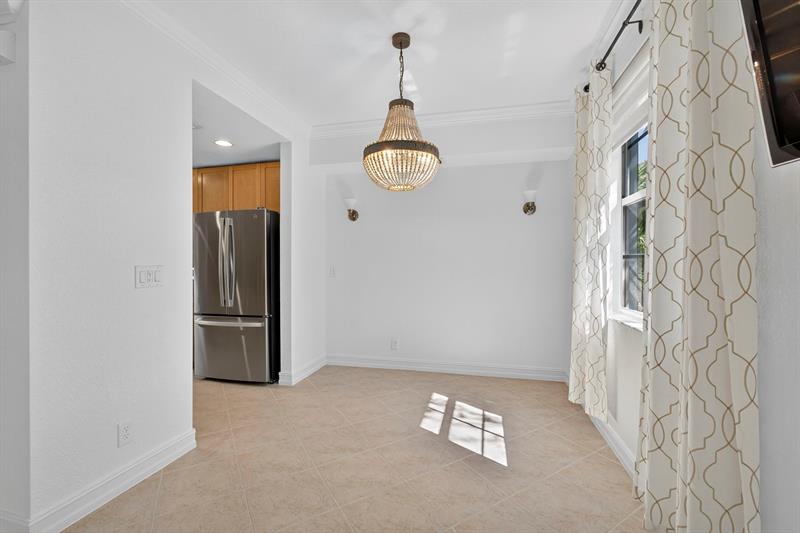 Image 34 of 75 For 709 N St  