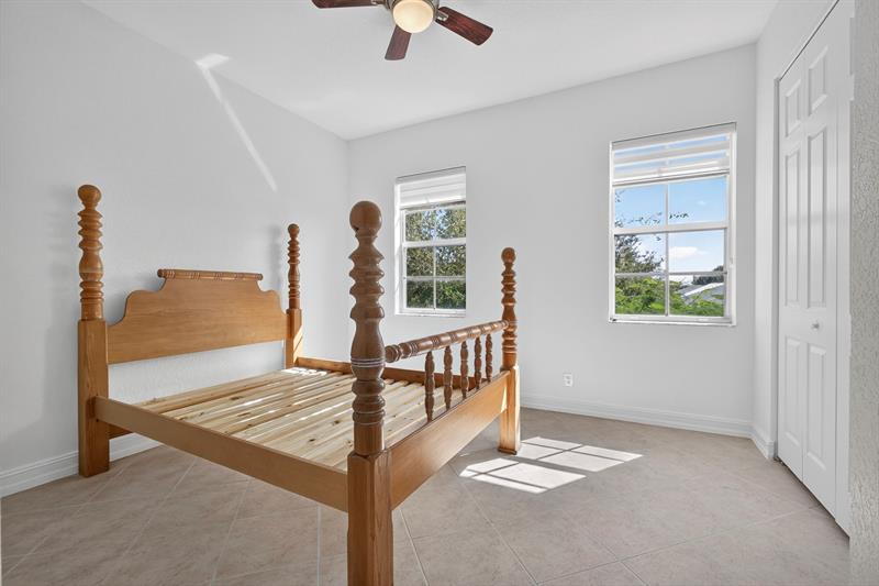 Image 47 of 75 For 709 N St  