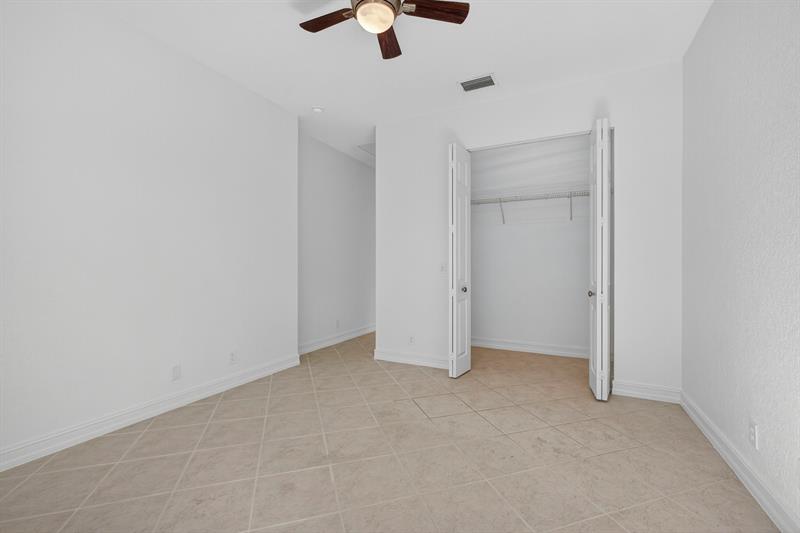 Image 49 of 75 For 709 N St  