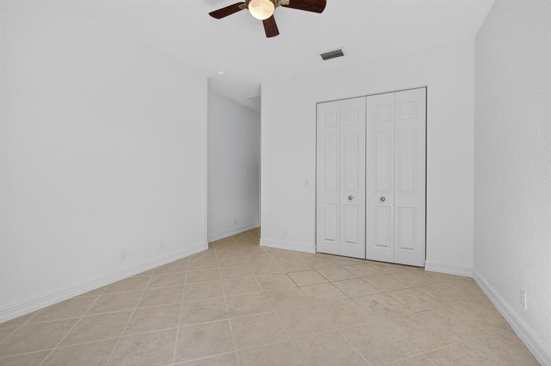 Image 50 of 75 For 709 N St  