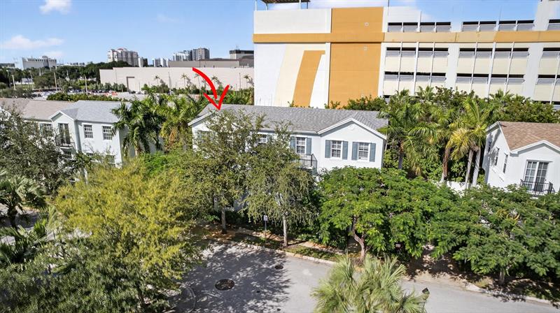 Image 53 of 75 For 709 N St  