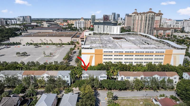 Image 56 of 75 For 709 N St  