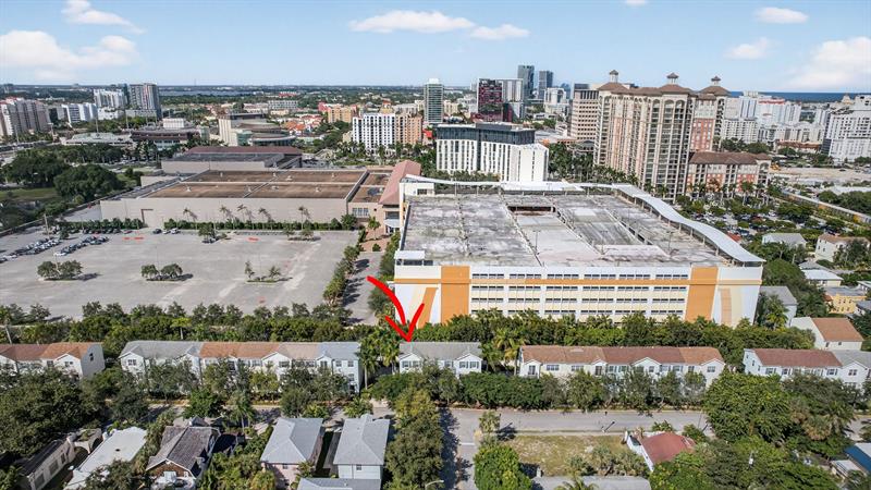 Image 57 of 75 For 709 N St  