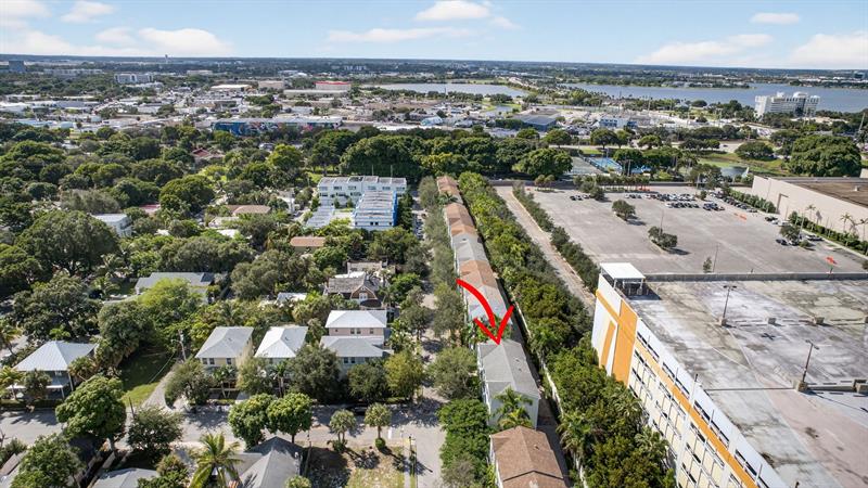 Image 63 of 75 For 709 N St  