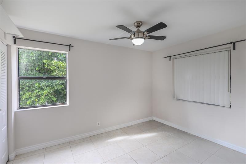 Image 16 of 25 For 8725 Shadow Wood Blvd  312