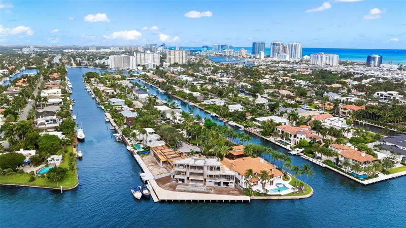 Image 3 of 27 For 851 Flamingo Dr