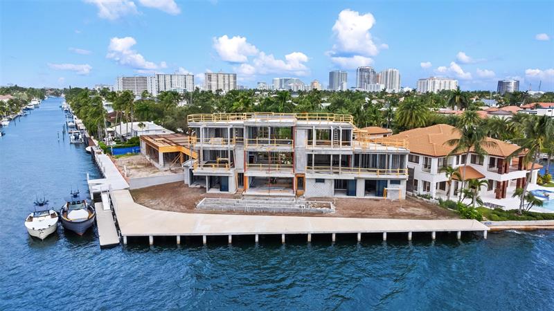 Image 4 of 27 For 851 Flamingo Dr